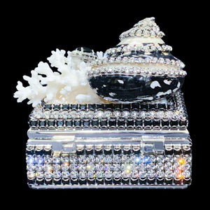 Black & White Shell Cluster Ring Box Featuring Premium Crystal