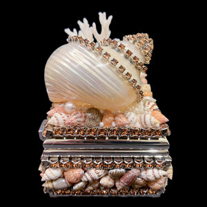 Topaz Shell Cluster Ring Box Featuring Premium Crystal